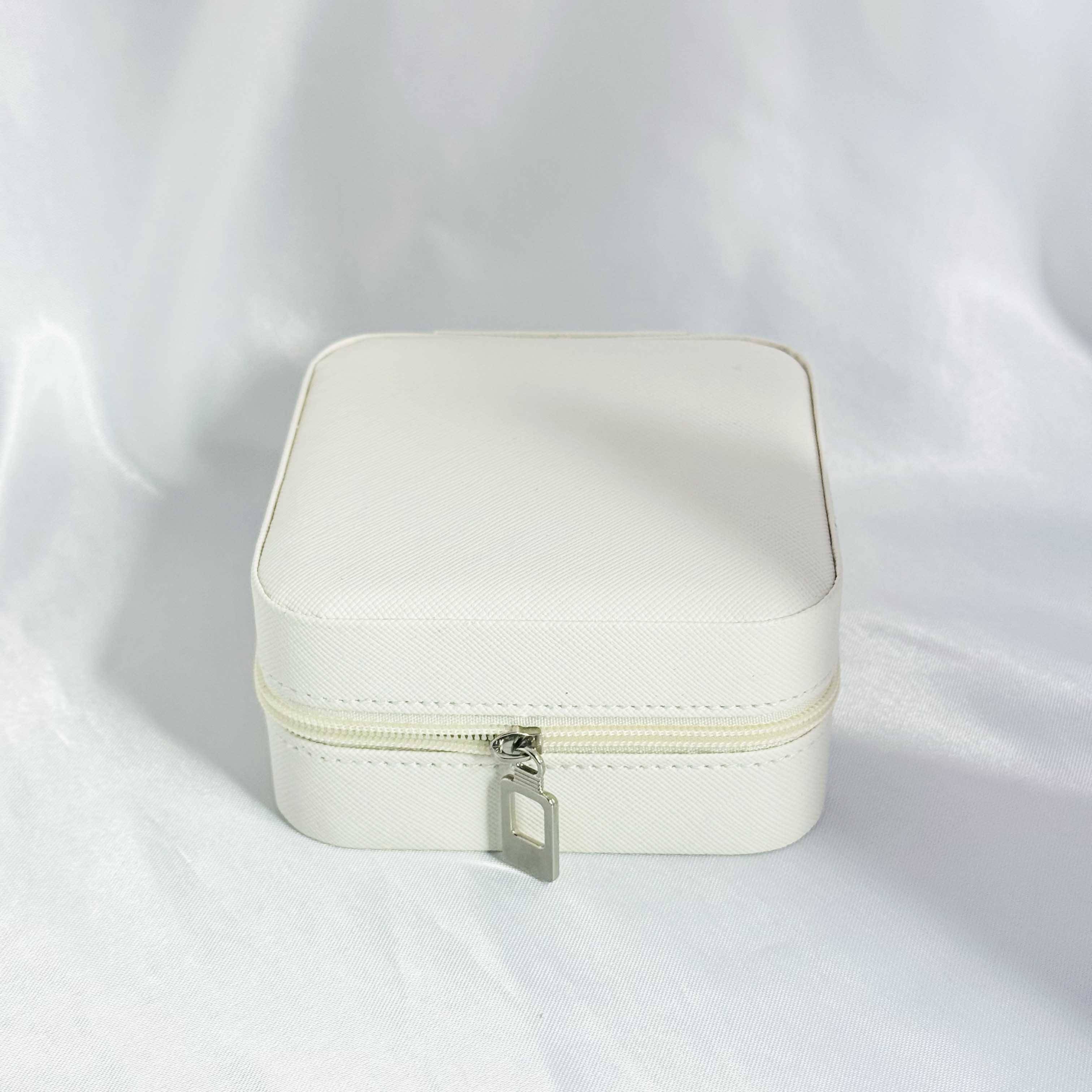 Jewelry Box buy only at ₹299