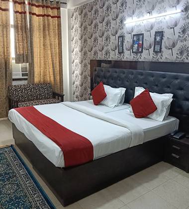 Budget Hotel in Noida - Comfortable Rooms