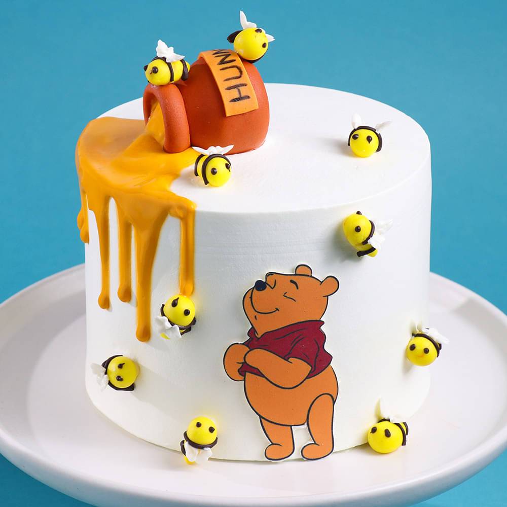 Buzzing Winnie The Pooh Cake