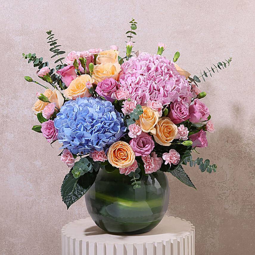 Charming Floral Mix Bouquet in Glass Vase