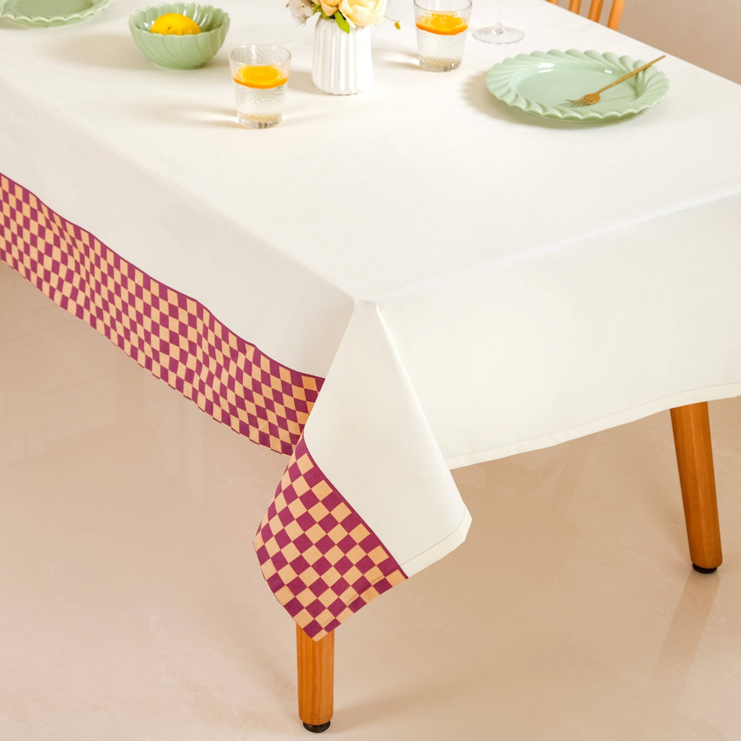 Checkered Border 6 Seater Table Cloth 203x152cm buy only at ₹1890