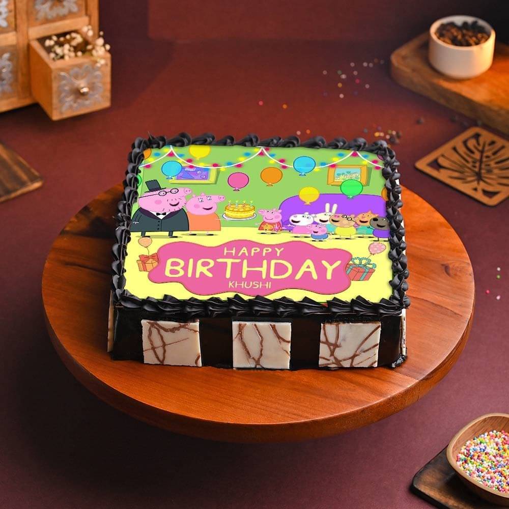 Cheerful Peppa Pig Photo Cake