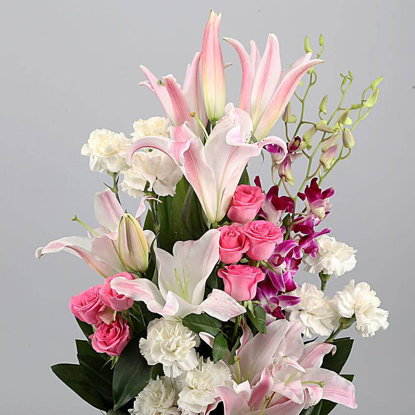 Elegant Mixed Flowers & Chocolate Cake