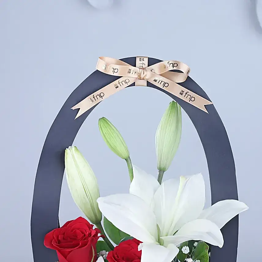Endearing Roses & Lilies Hearts Sleeve Flower Bouquwt