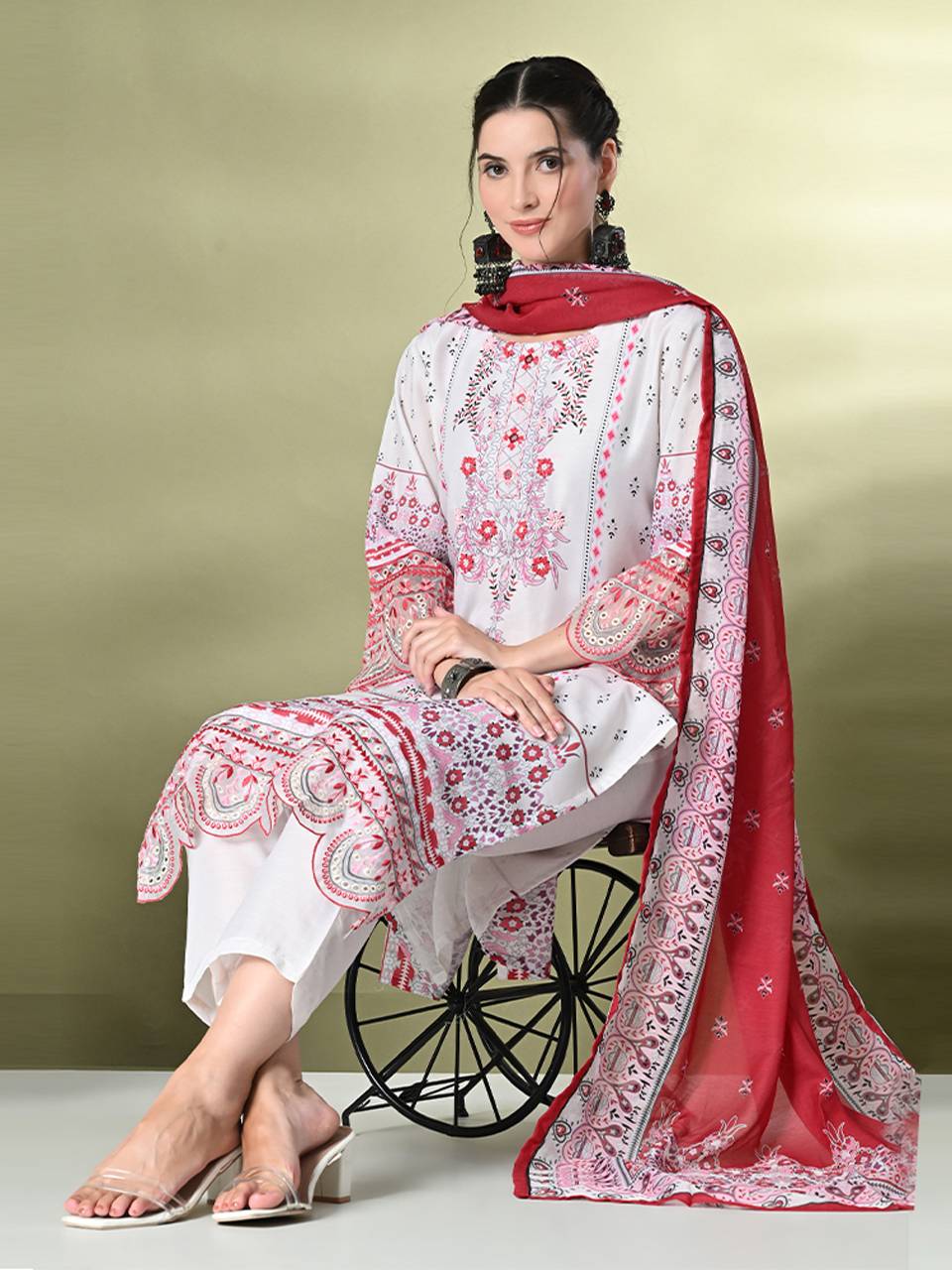 Faeezah Elegant Off-White Pakistani Cotton Suit Buy @ ₹2100