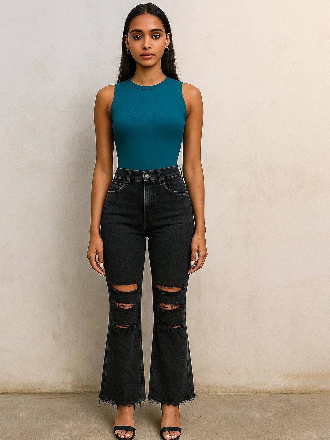 Kotty Women Relaxed Fit High-Rise Mildly Distressed Stretchable Jeans