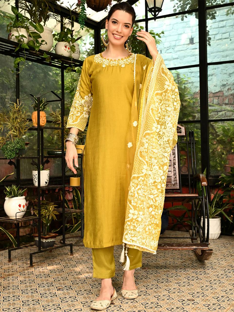 Faeezah Elegant Green Pakistani Suit Set Buy @ ₹1995