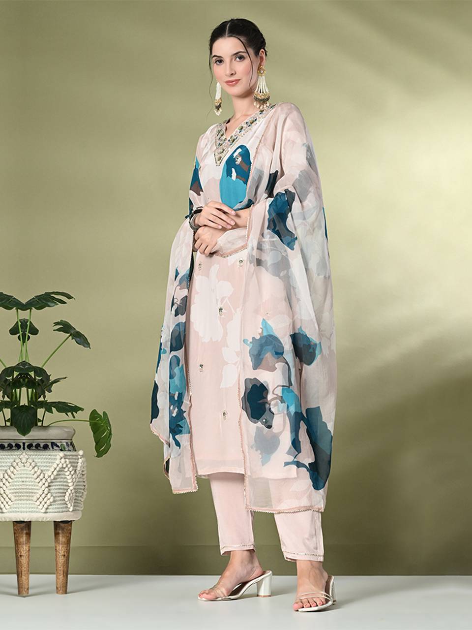 Faeezah Floral Crepe Suit with Zari Buy @ ₹3325