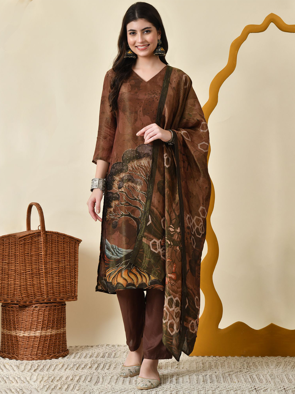 Faeezah Printed Glam Stylish Suit Buy @ ₹2443