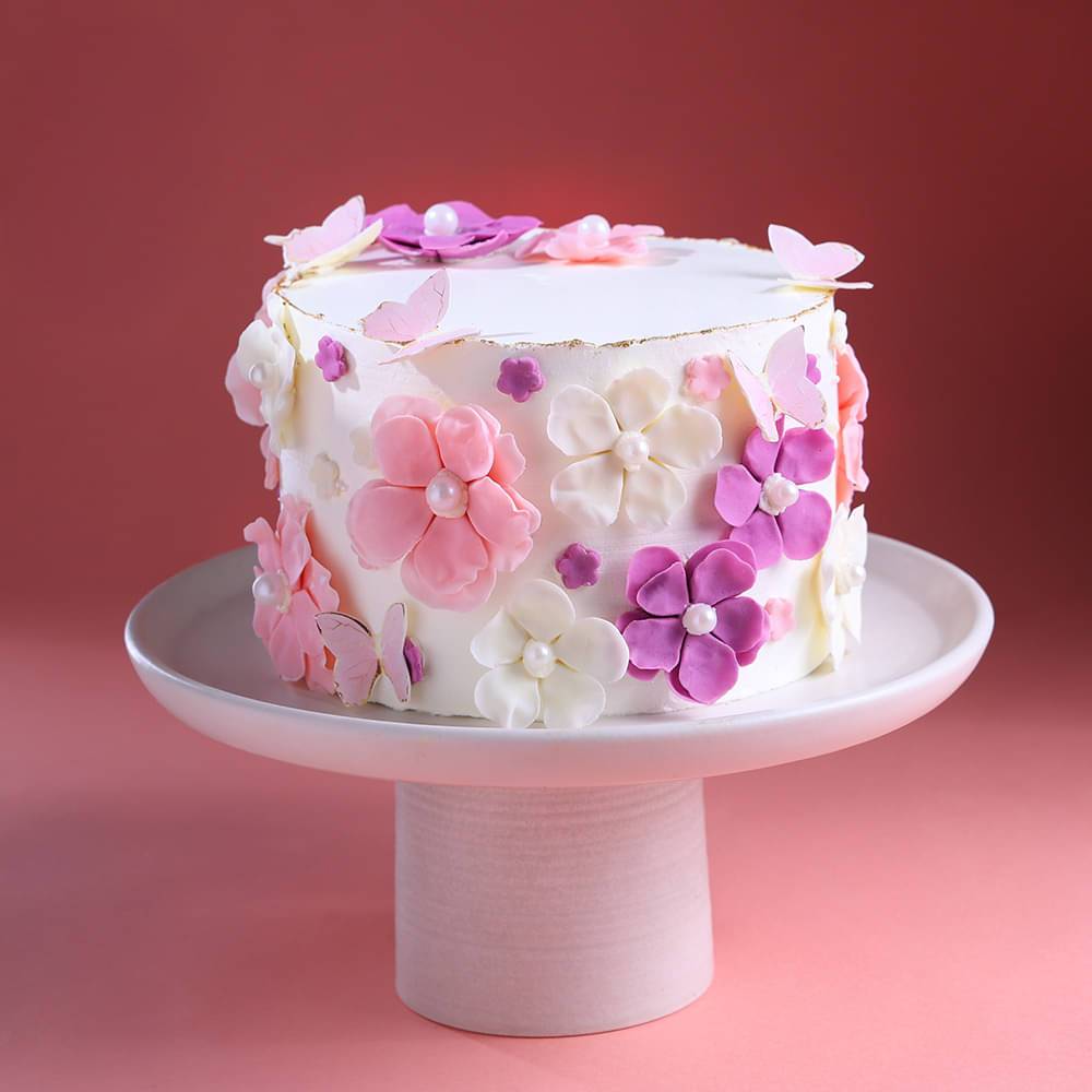 Floral Fluttering Theme Cake