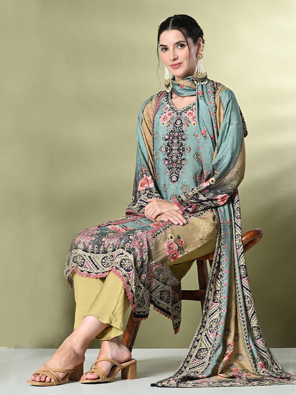 Faeezah Floral Muslin Suit with Mirror Buy @ ₹2625