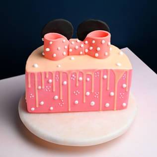 Minnie Mouse Half Cake