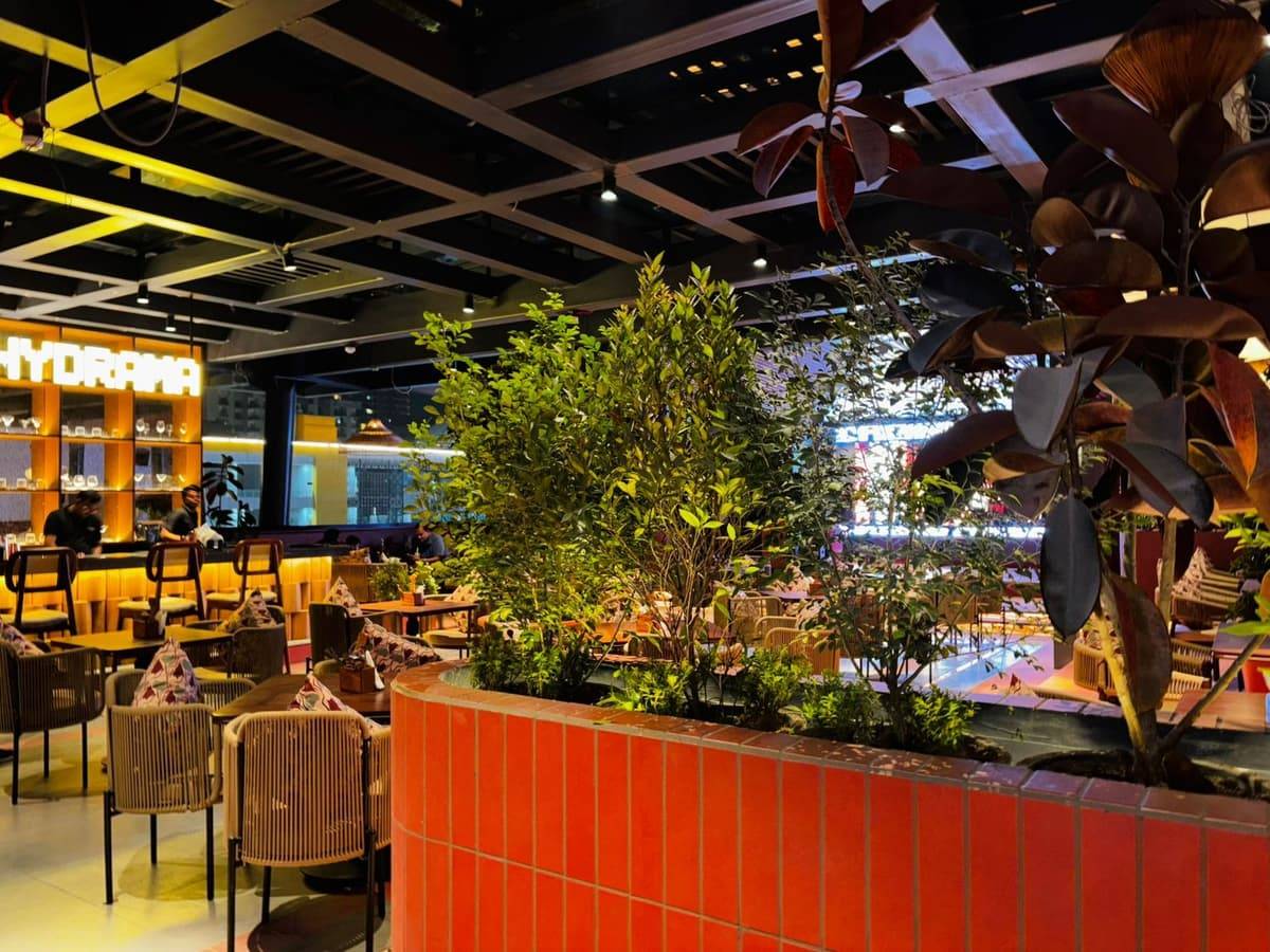sports bar & restaurant