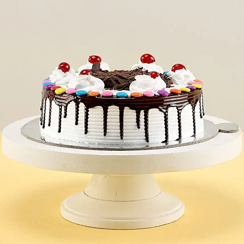 Gems On Top Black Forest Cake Half Kg