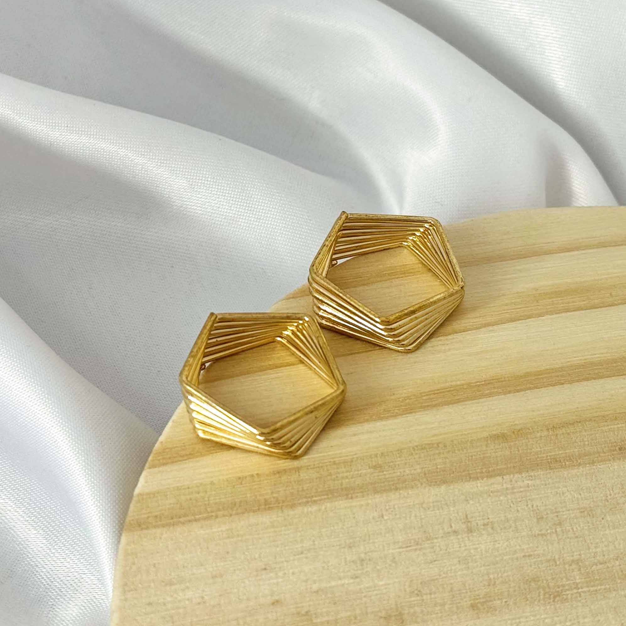 RectiLoops (Golden) buy only at ₹68