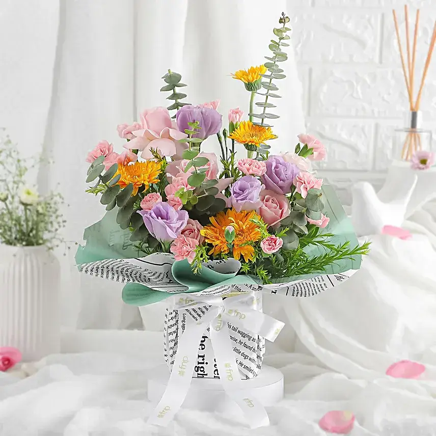 Graceful Eustoma N Carnations