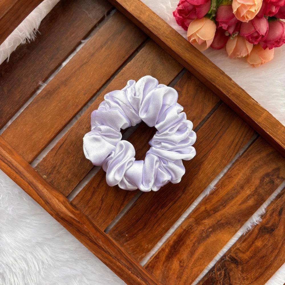 Small Stain Scrunchie - White