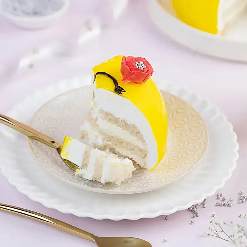 Happy Emoji Pineapple Cake Half Kg