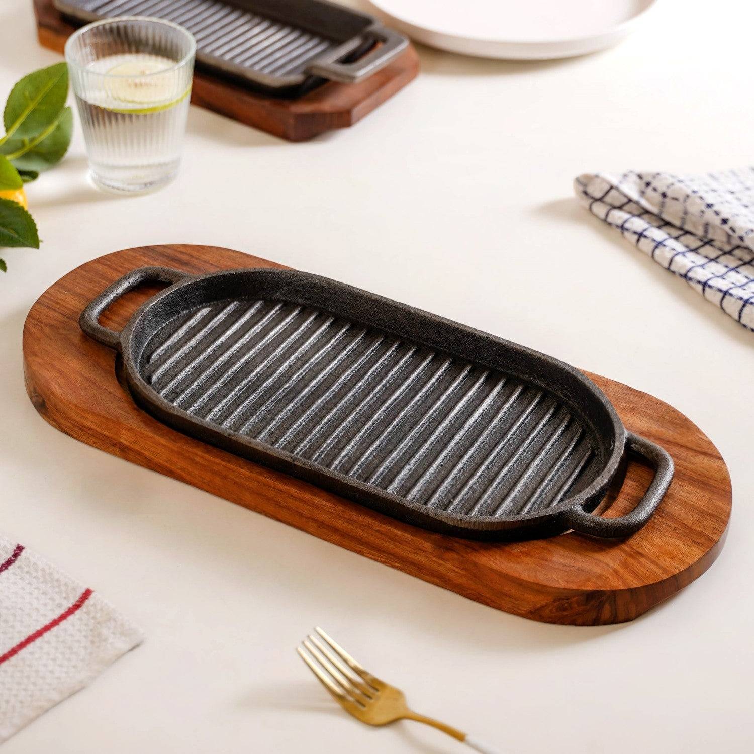 Barbecue Grill Plate With Seesham Wood Base buy only at ₹1550