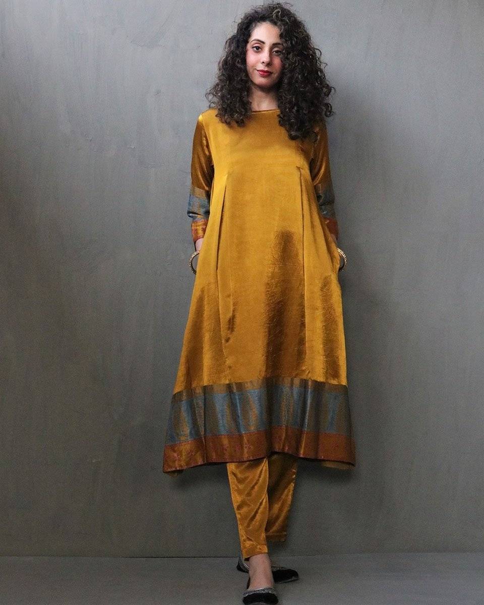 Mariglow Handprinted Mashru Silk Kurta Set