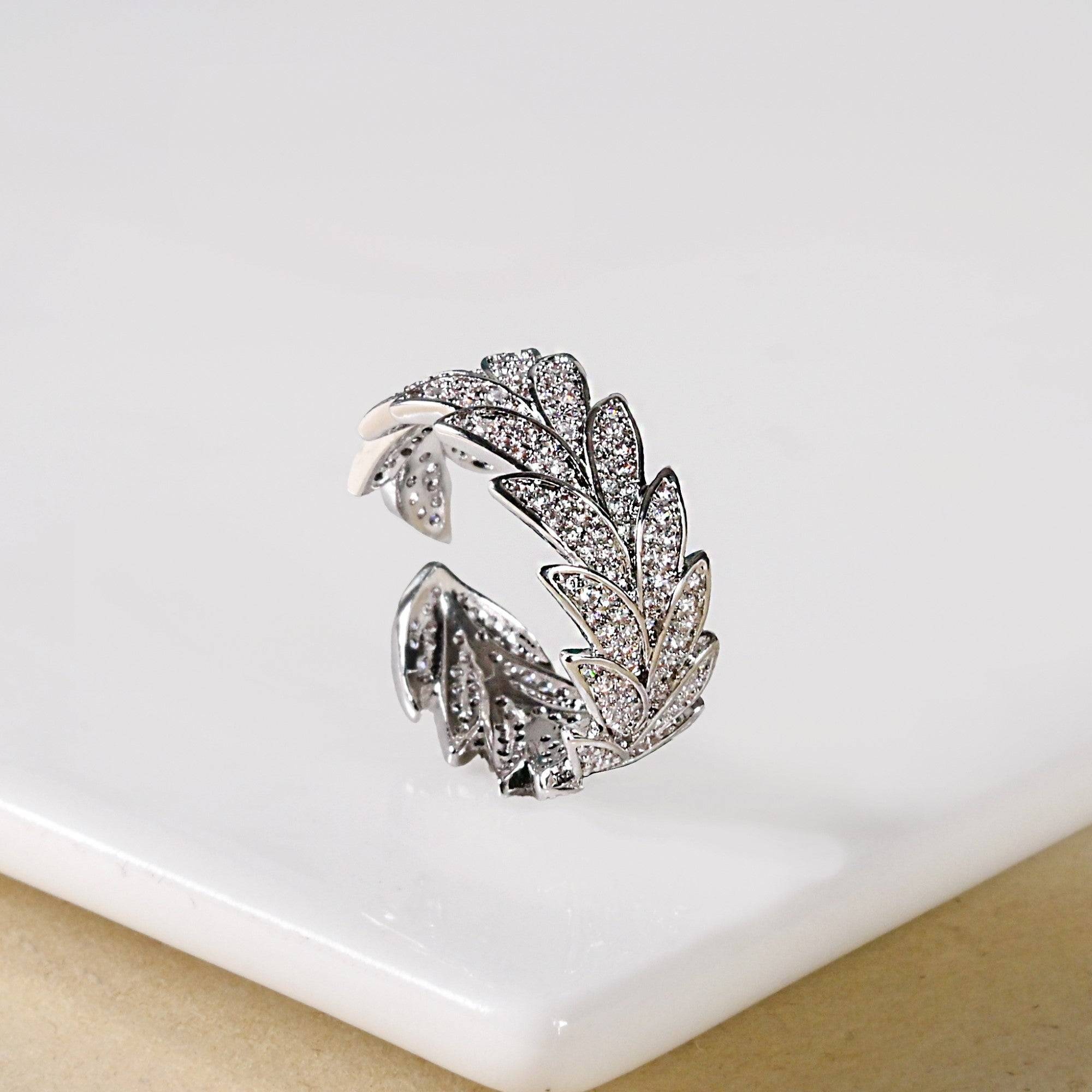 Iridescent Ivy Ring Silver