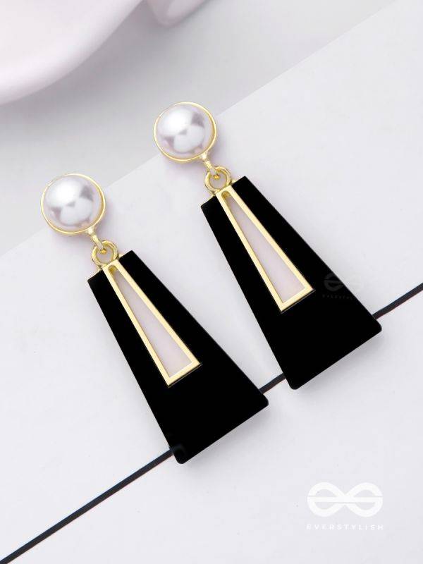 A SASS A DAY - BLACK & GOLDEN DROP EARRINGS