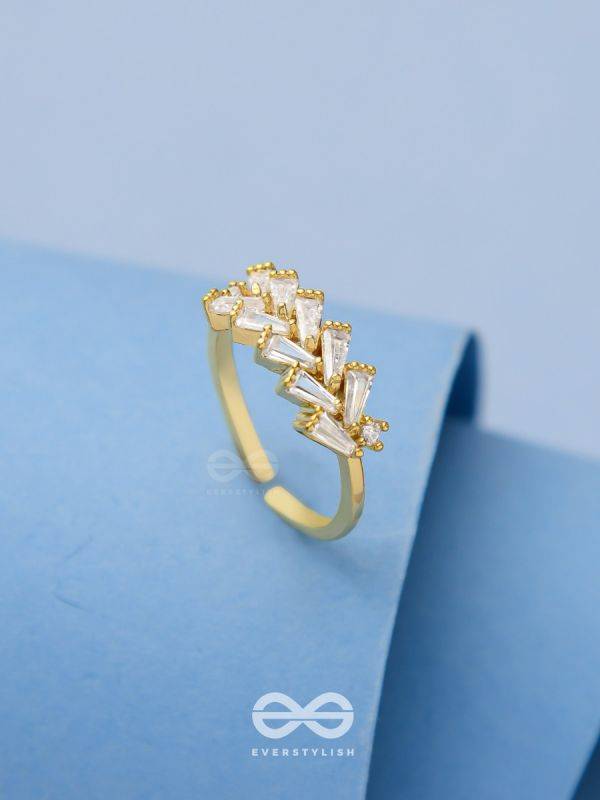 Glistening Leaf - Golden Embellished Ring