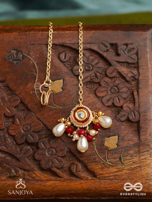 VARSHA - PEARL RAIN- MINIMAL STRINGED KUNDAN MAANGTIKA WITH LUSTROUS PEARL DROPLETS