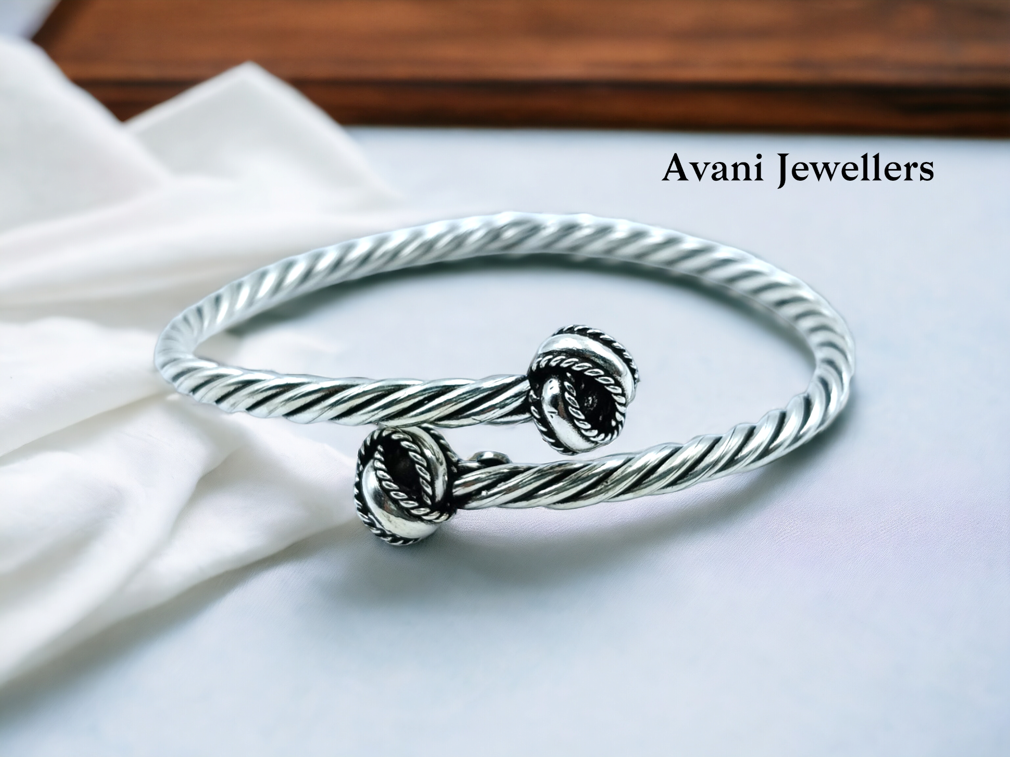 Silver Ladies Plain Kade @ ₹6380