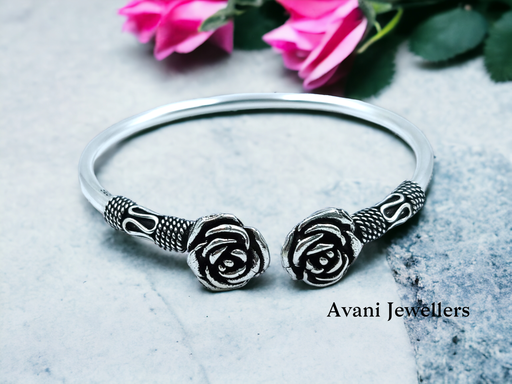 Silver Ladies Plain Kade @ ₹4768