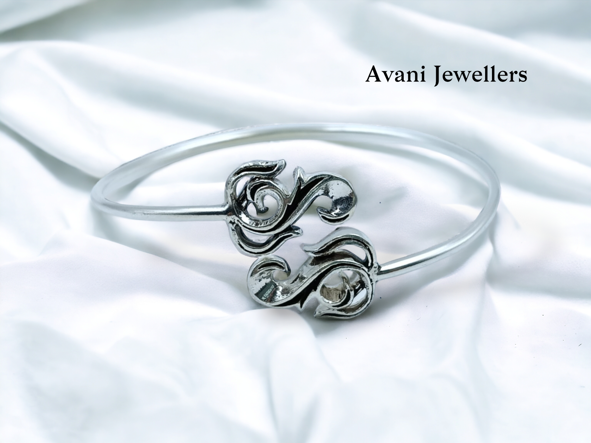 Silver Ladies Plain Kade @ ₹4120