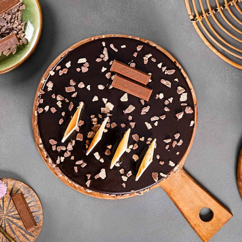 KitKat Chocolate Truffle Cake