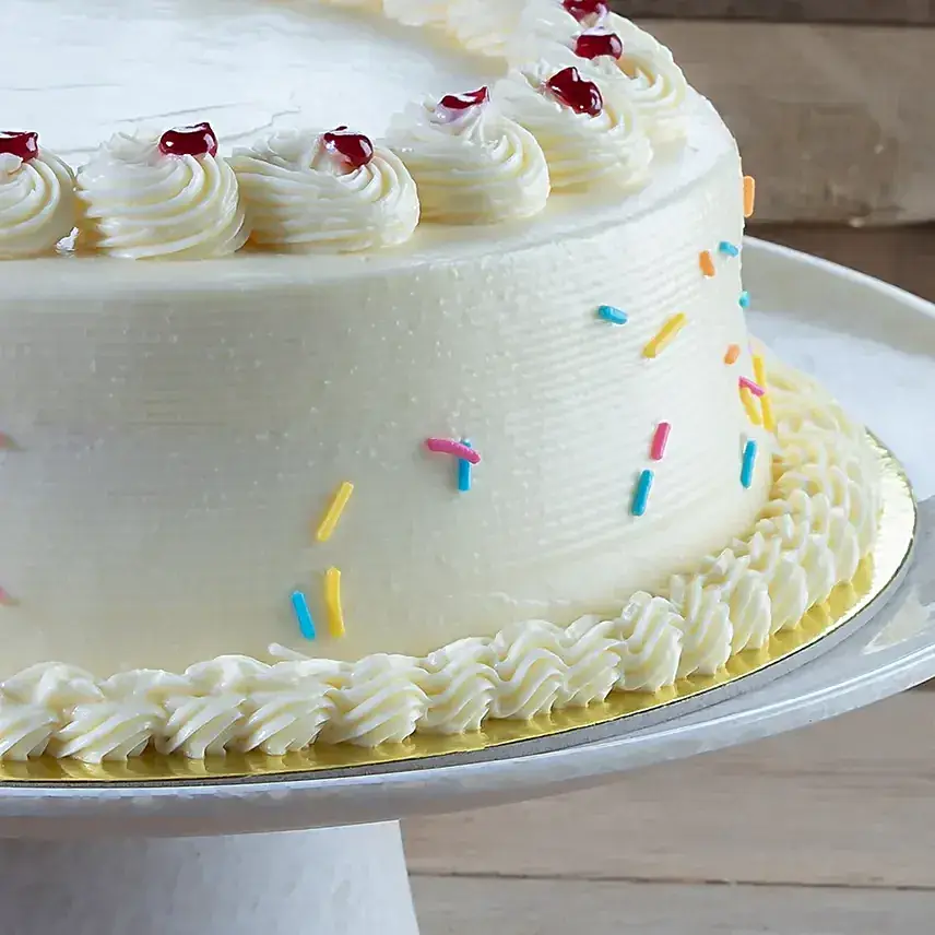 Vanilla Love Designer Cake- Half Kg