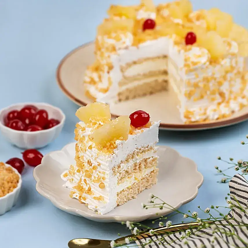 Pineapple With Butterscotch Cake Half Kg