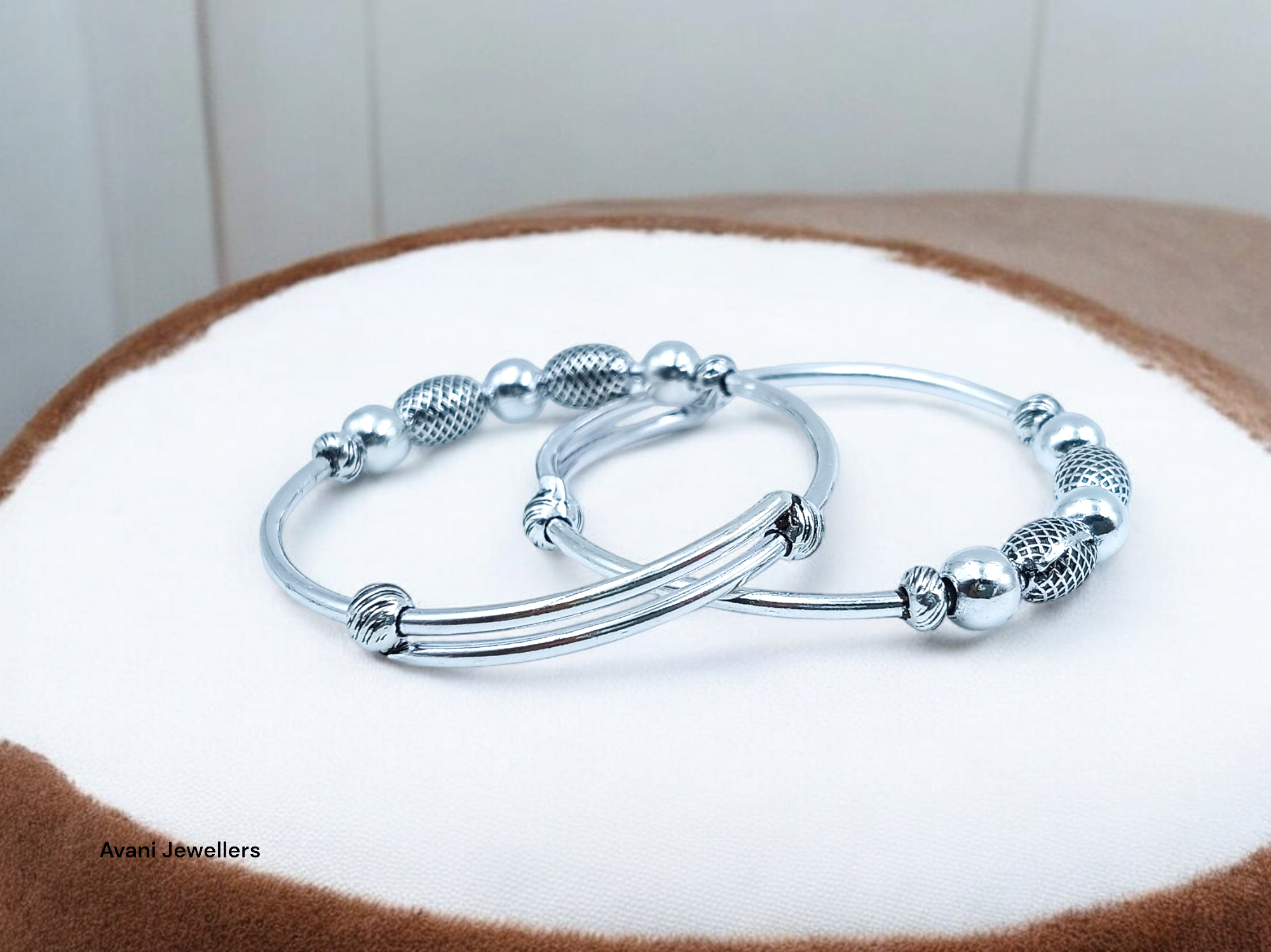 Silver Ladies Plain Kade @ ₹6464