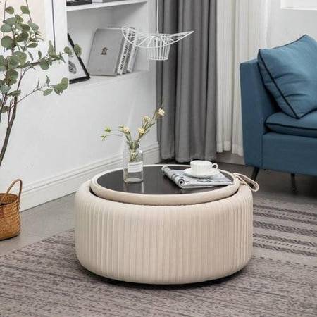 Loofy Ottoman with Strage Color in Cream