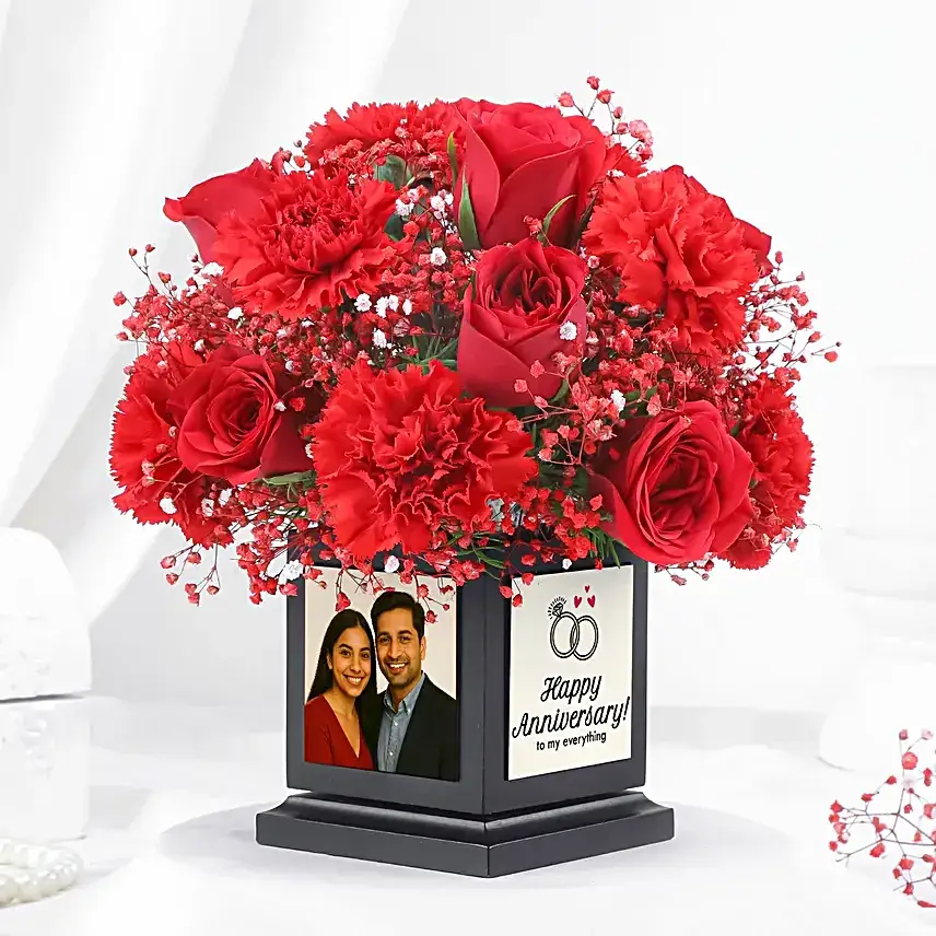 Red Blooms in Photo Pen Stand