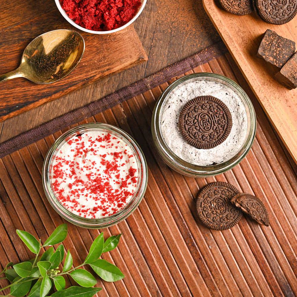 Red Velvet And Oreo Chocolate Jar Cakes