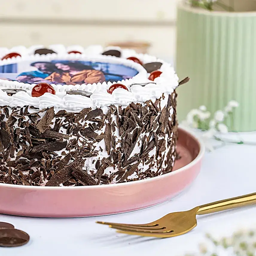 Round Black Forest Photo Cake Half Kg