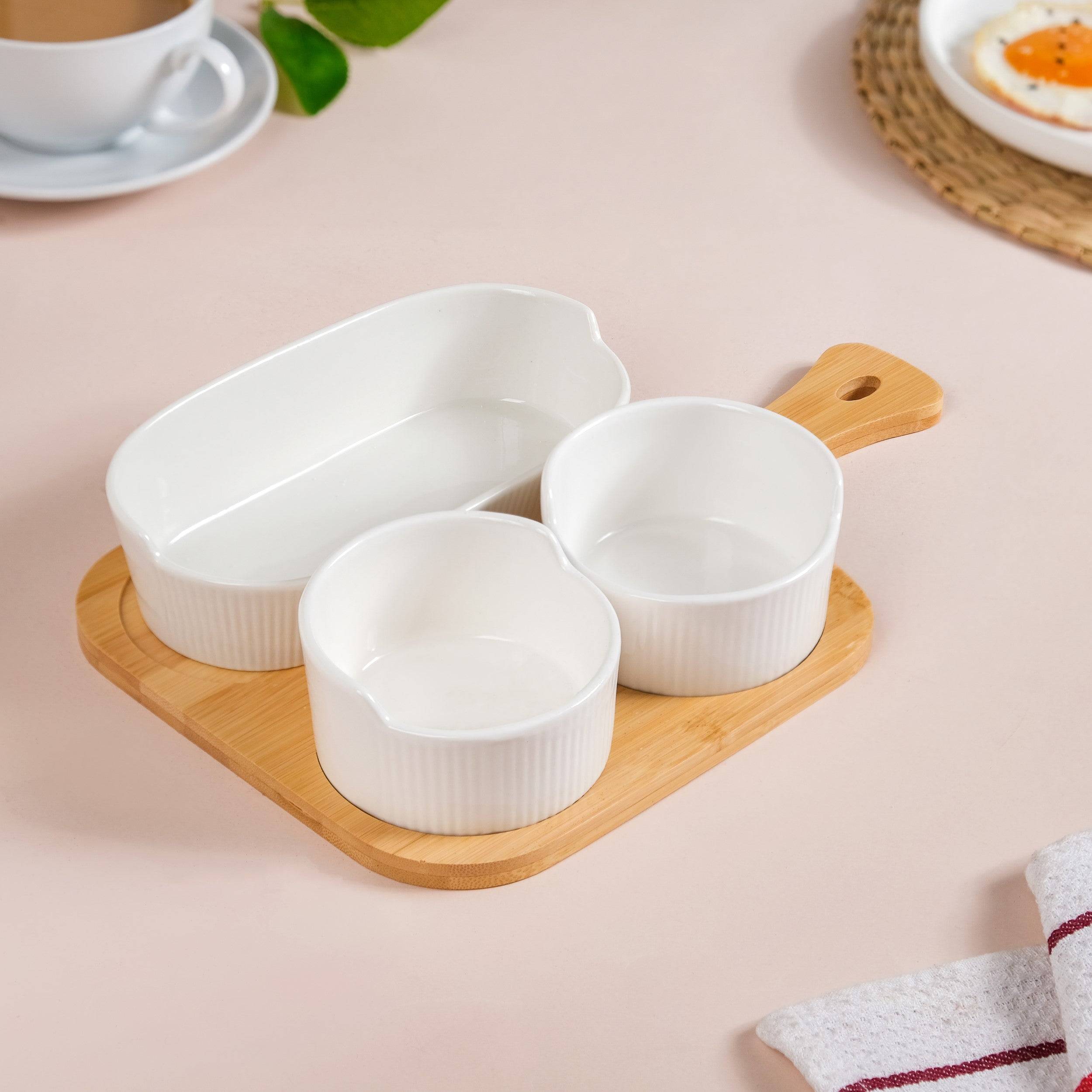 Set Of 3 Ceramic Bowls And Oval Plate With Tray buy only at ₹1550