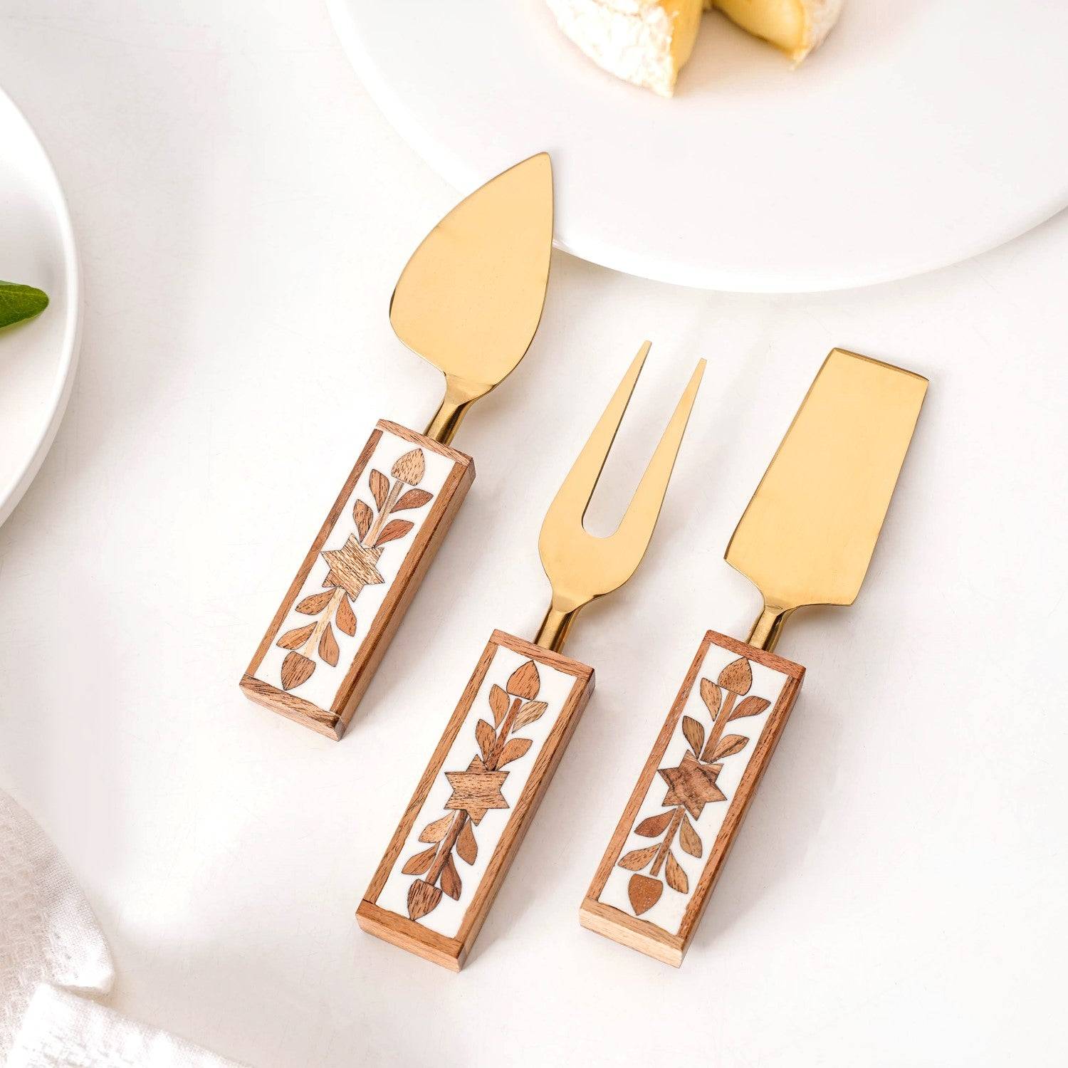Set Of 3 Gourmet Cheese Knives buy only at ₹995