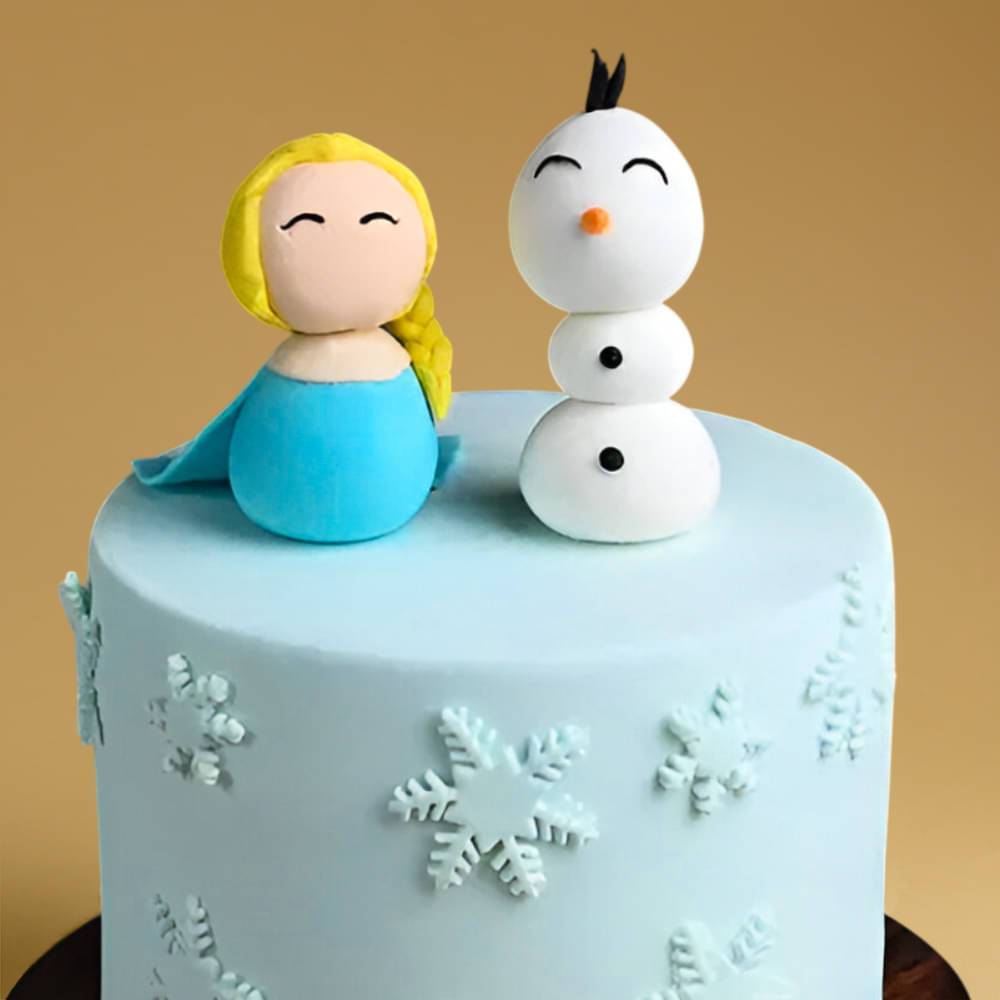 Snowy Wonder Frozen Cake