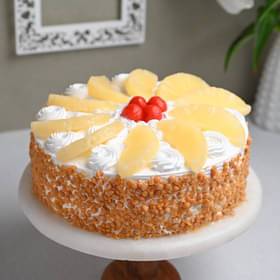 Pineapple Vanilla Caramel Crunch Cake