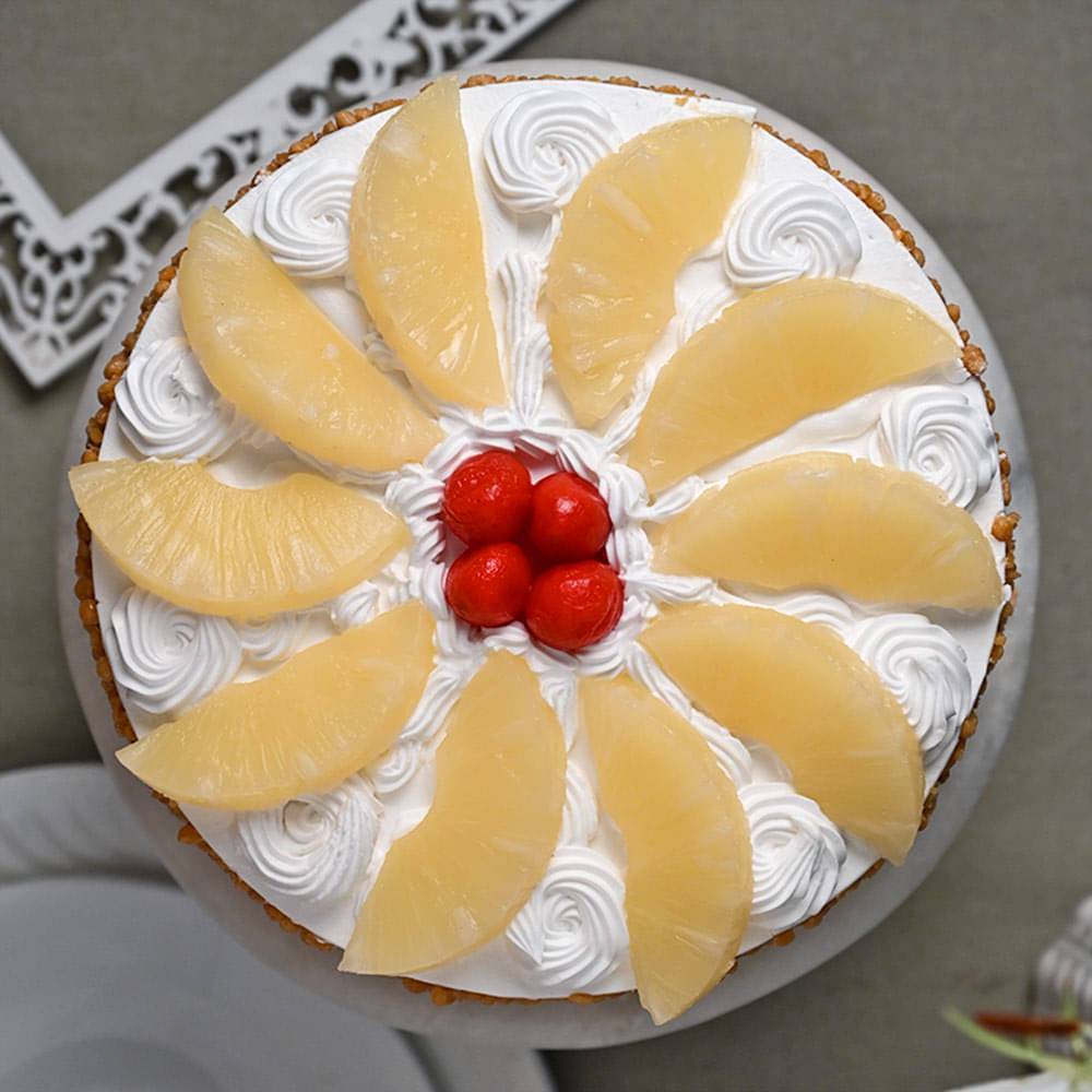 Pineapple Vanilla Caramel Crunch Cake