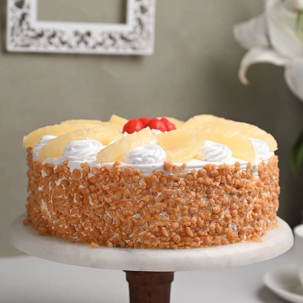Pineapple Vanilla Caramel Crunch Cake