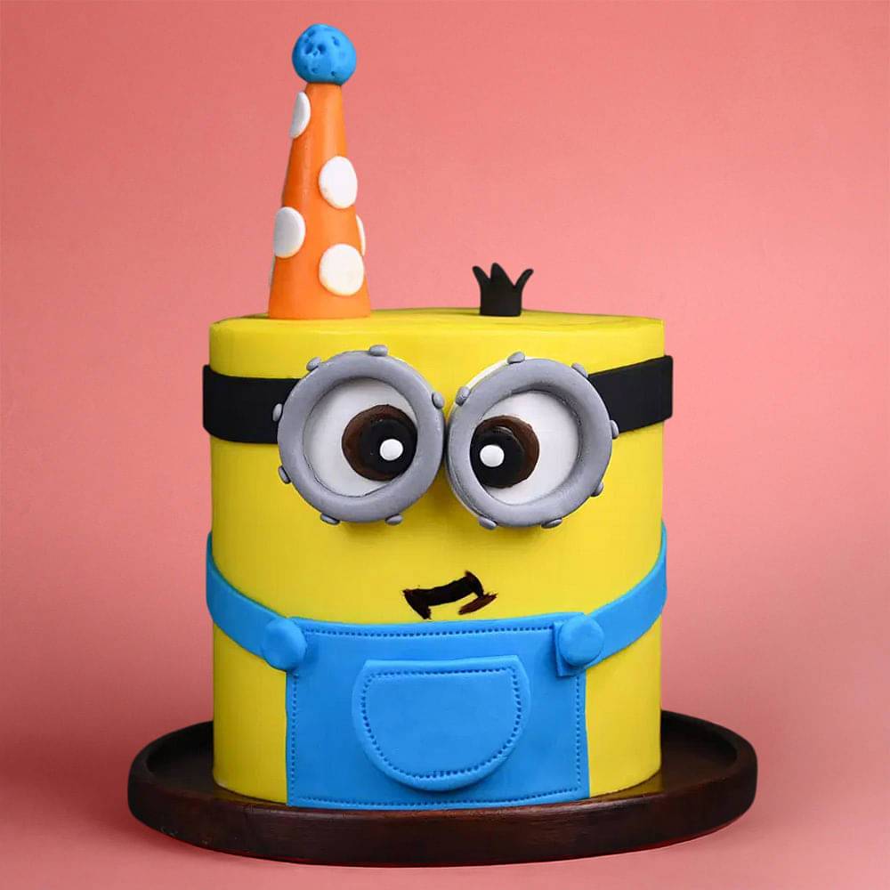 Party Mode Minion Fondant Cake