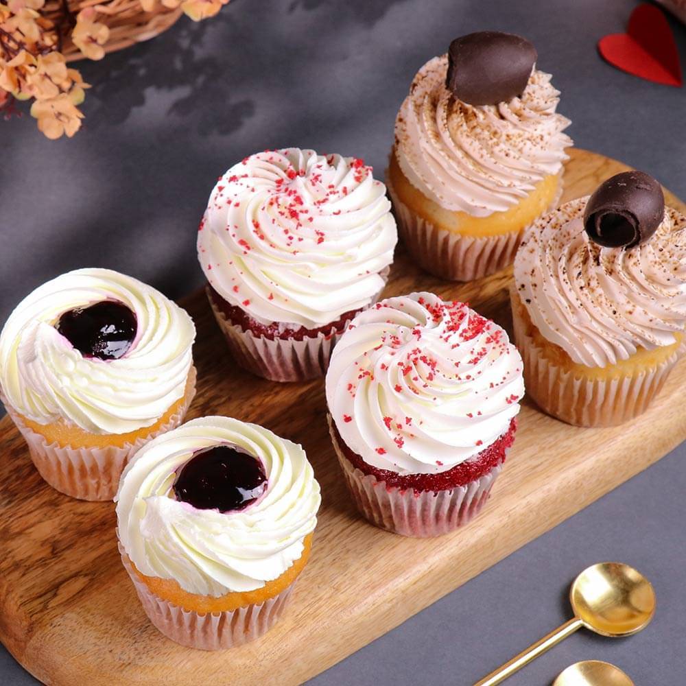 Frosted Cupcakes Indulgence Box