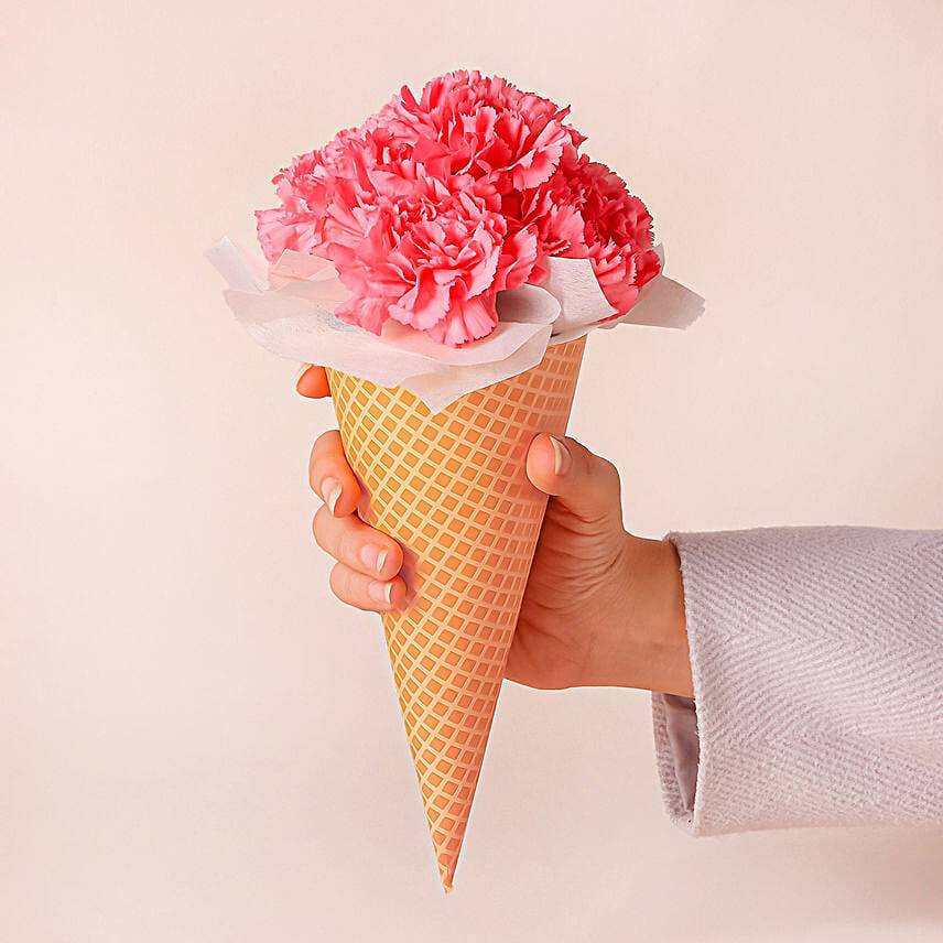 Strawberry Bouquet With Carnations