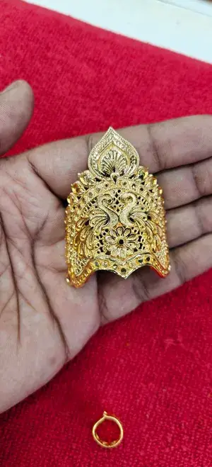 BEAUTIFUL TWIN PEACOCK MUKUT FOR 6NUMBER AND 7 NUMBER LAADU GOPAL WITH NECKLACE AND CHUDI Buy @ ₹525