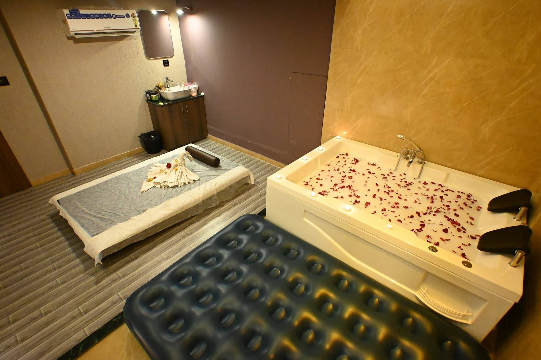 Auraline B2B Happy Ending Spa